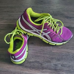 Asics 33 Tennis Shoes